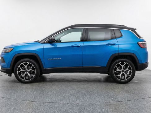 Used 2025 Jeep Compass Limited AWD/4WD image 5