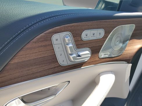 Certified 2026 Mercedes-Benz GLS 580 4MATIC image 7