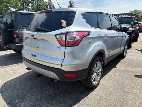 Used 2017 Ford Escape SE w/ SE Cold Weather Package AWD/4WD image 6