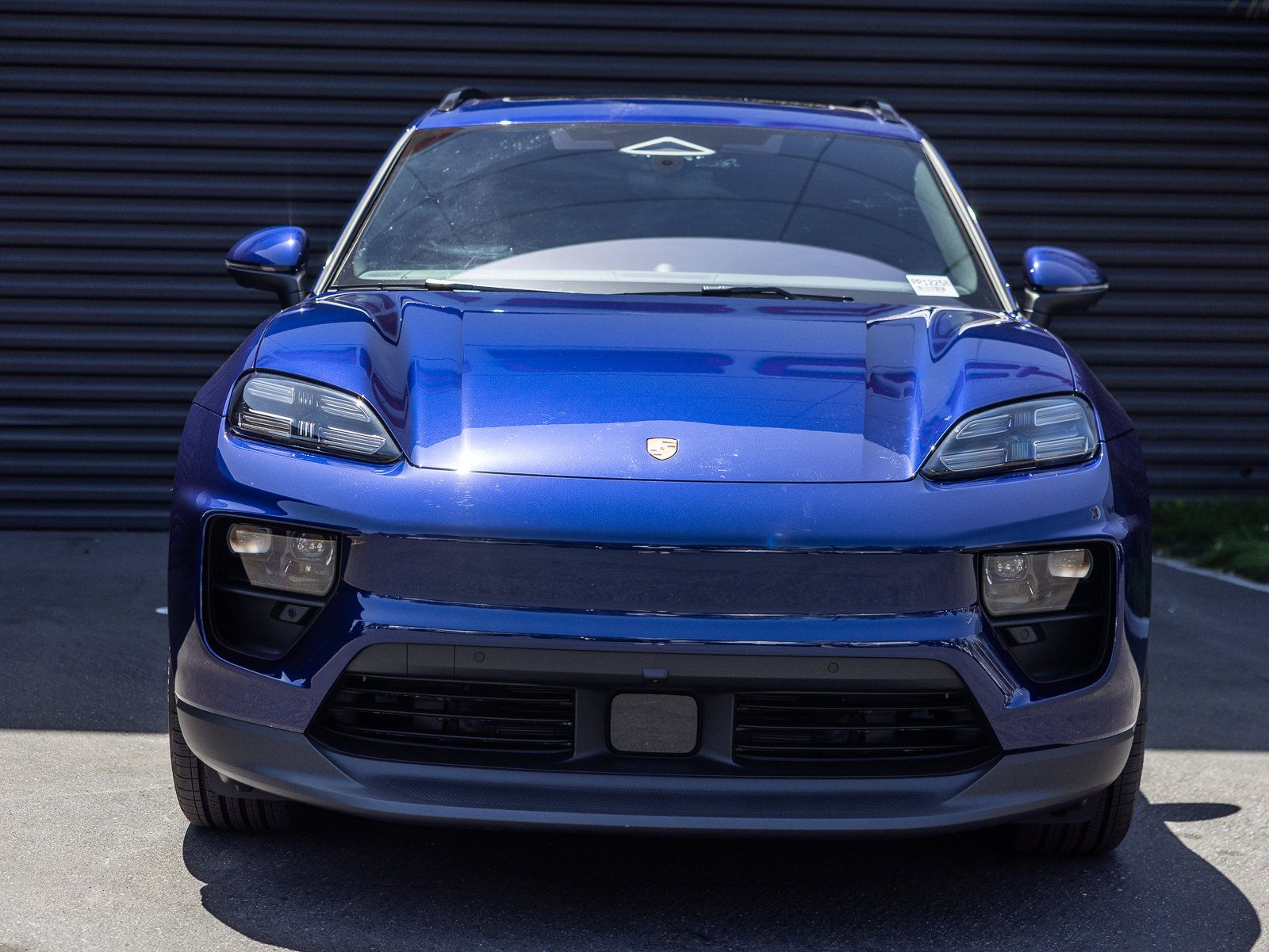 Certified 2025 Porsche Macan 4 Electric AWD/4WD image 8