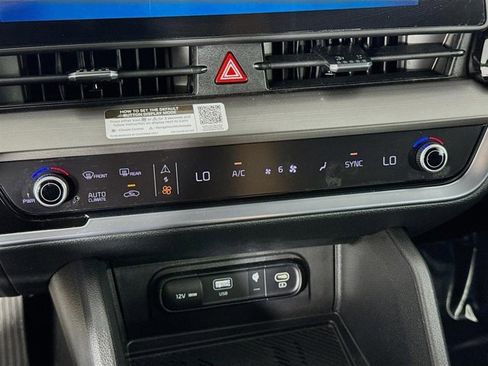 Used 2023 Kia Sportage EX FWD image 18