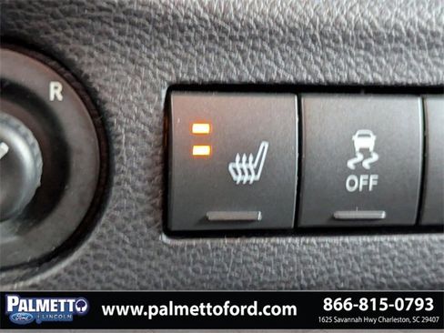 Used 2017 Jeep Wrangler Unlimited Sahara image 22