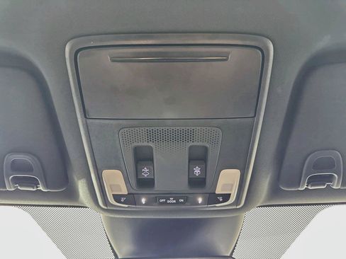Used 2025 Honda Pilot TrailSport image 23