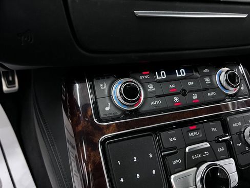 Used 2014 Audi S8 image 28