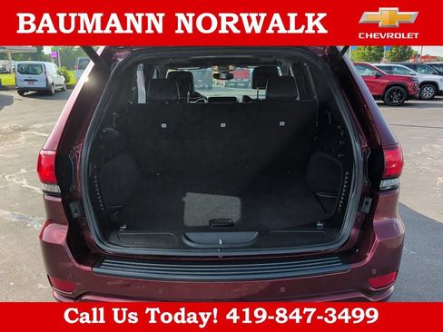 Used 2020 Jeep Grand Cherokee Altitude AWD/4WD image 19