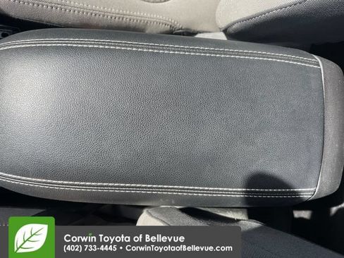 Used 2022 Ford Escape SE w/ SE Sport Appearance Package AWD/4WD image 16