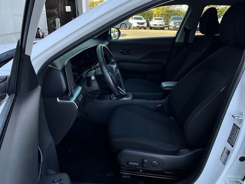 Used 2025 Hyundai Kona SEL image 10