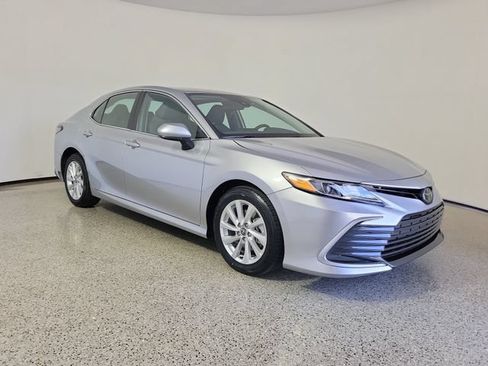 Used 2024 Toyota Camry LE FWD image 4