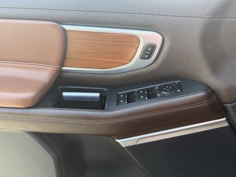 Used 2025 Ford Expedition King Ranch image 19