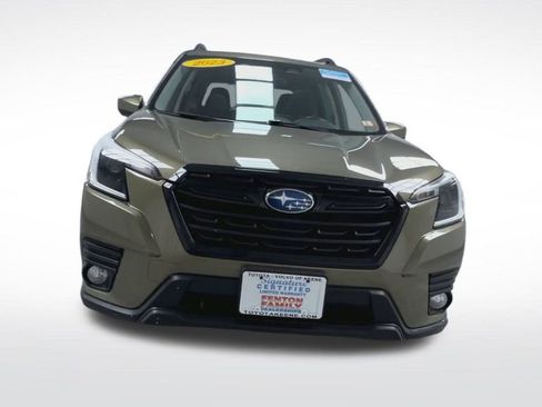Used 2023 Subaru Forester Premium image 17
