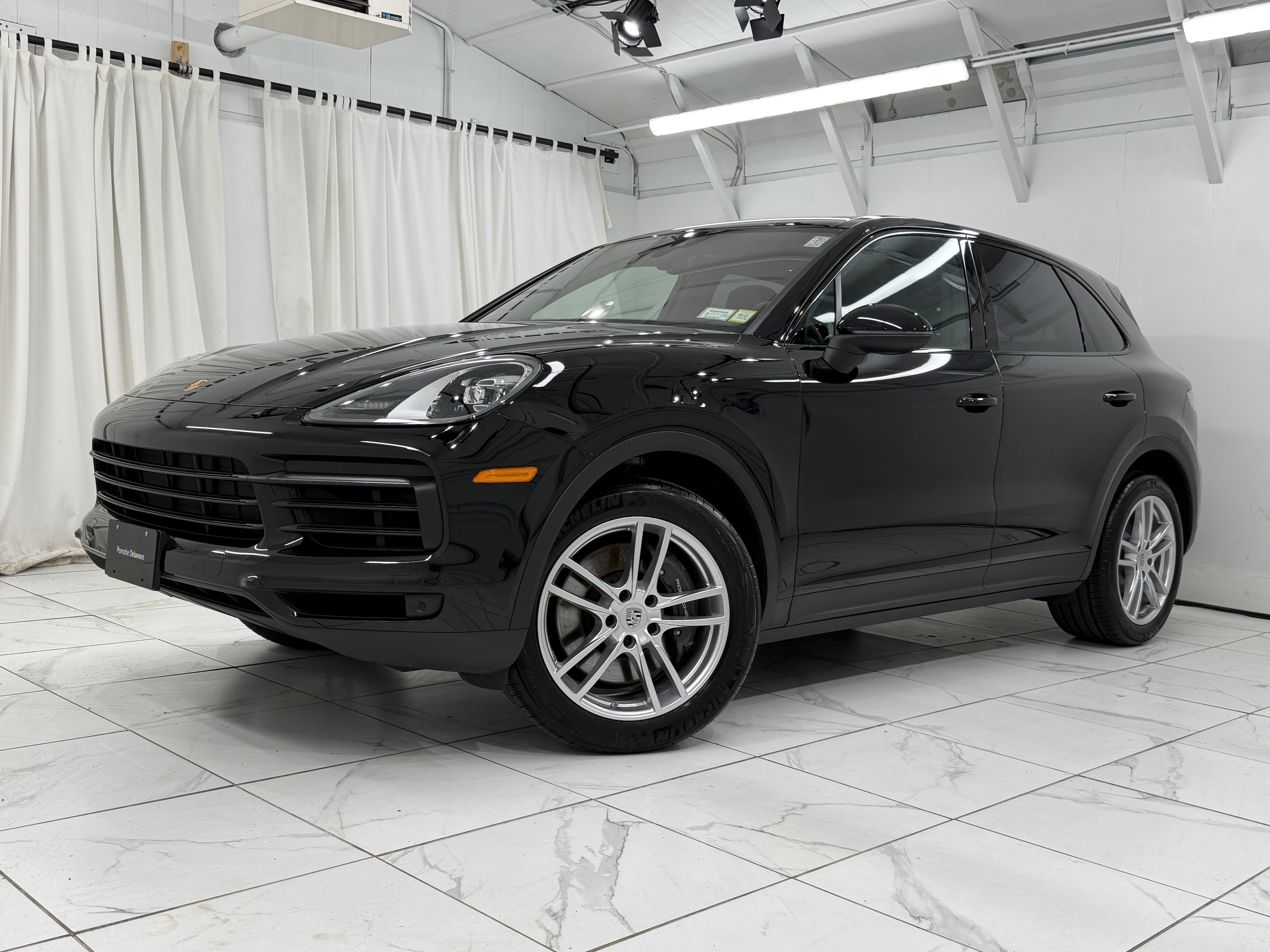 Certified 2023 Porsche Cayenne AWD/4WD image 6