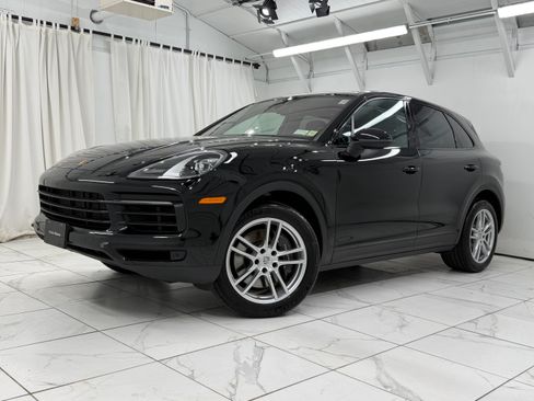 Certified 2023 Porsche Cayenne AWD/4WD image 6