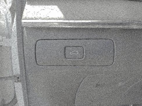 Used 2024 Volvo XC90 B6 Plus w/ Protection Package image 25