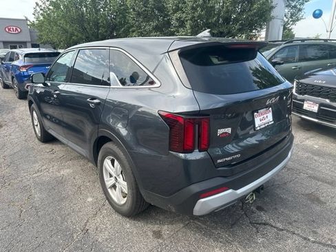 Used 2024 Kia Sorento LX FWD image 6