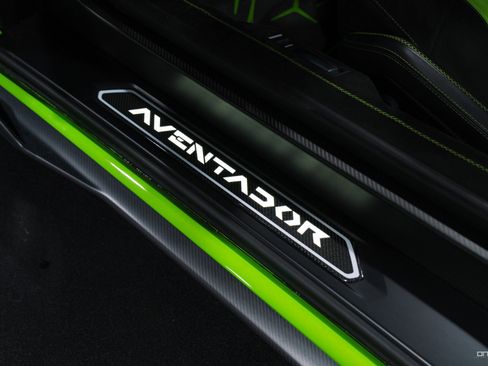 Used 2021 Lamborghini Aventador SVJ image 28