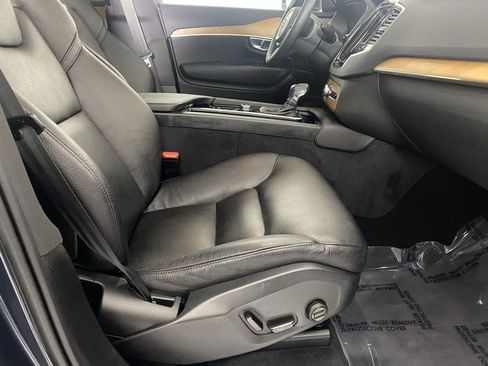 Used 2022 Volvo XC90 T6 Momentum w/ Advanced Package image 30