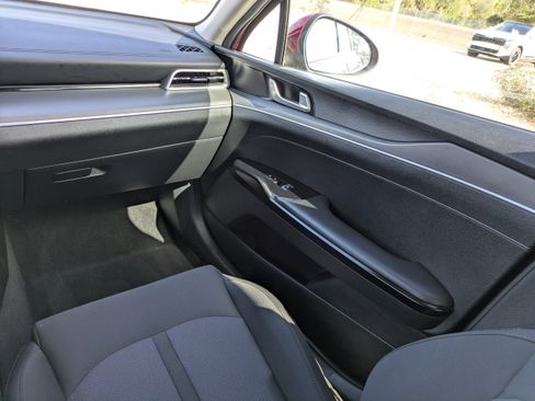 Used 2022 Kia K5 LXS image 18