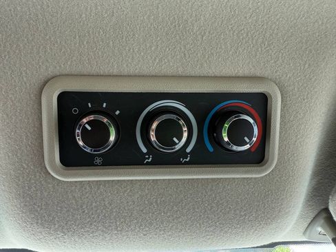 Used 2014 GMC Savana 3500 LT w/ LT Preferred Equipment Group RWD image 18
