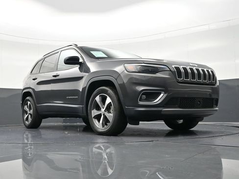 Used 2022 Jeep Cherokee Limited image 25