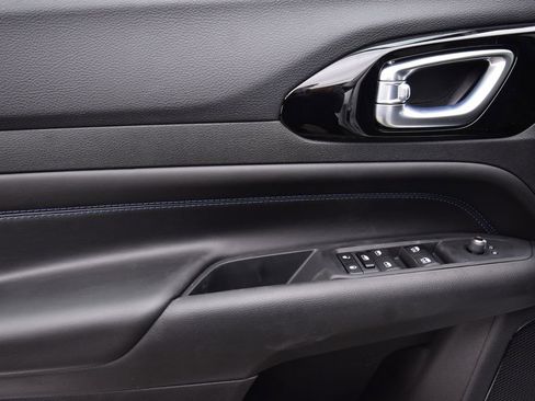 New 2026 Jeep Compass Latitude image 30