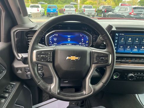 Used 2023 Chevrolet Silverado 1500 LT image 16