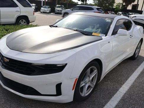 Used 2020 Chevrolet Camaro LT RWD image 2