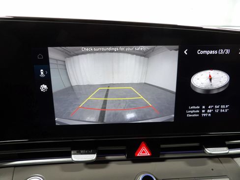 Used 2024 Hyundai Elantra SEL FWD image 19
