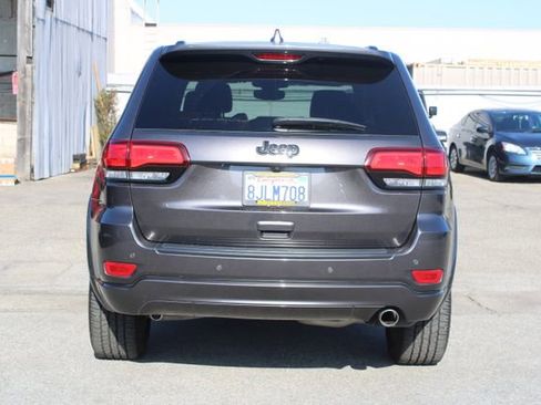 Used 2019 Jeep Grand Cherokee Altitude RWD image 4