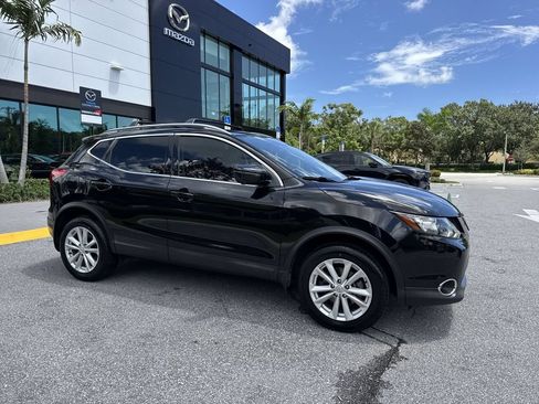 Used 2018 Nissan Rogue Sport SV w/ SV Technology Package AWD/4WD image 6