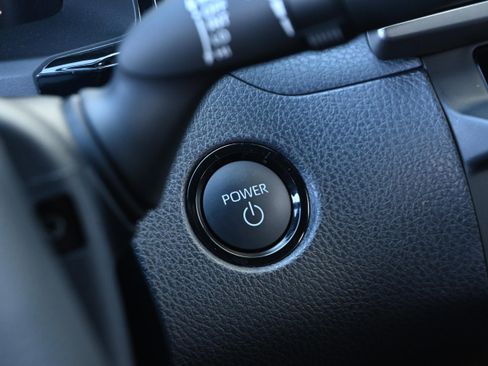 Used 2025 Toyota Camry SE image 24