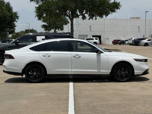 Used 2025 Honda Accord SE image 3