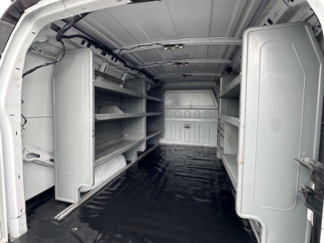 Used 2016 Chevrolet Express 2500 RWD image 13