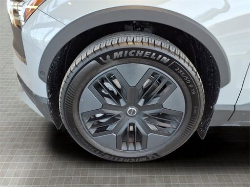 New 2026 Volvo EX30 Cross Country Ultra image 5
