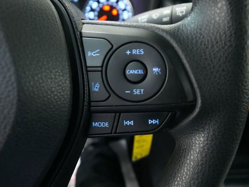 Used 2020 Toyota RAV4 LE image 30