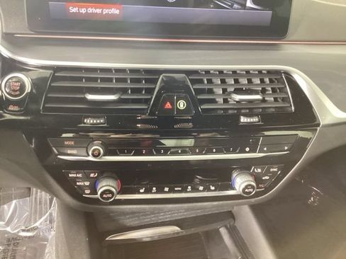 Used 2022 BMW 530i xDrive w/ Convenience Package AWD/4WD image 19