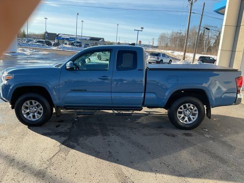 Used 2019 Toyota Tacoma 4x4 Access Cab image 8