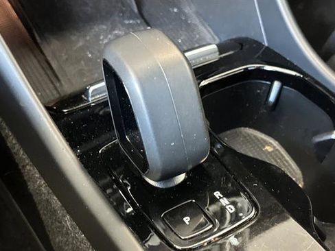 Certified 2024 Volvo XC40 Recharge Ultimate w/ Protection Package Premier image 25