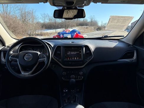 Used 2015 Jeep Cherokee Latitude w/ Comfort/Convenience Group image 20