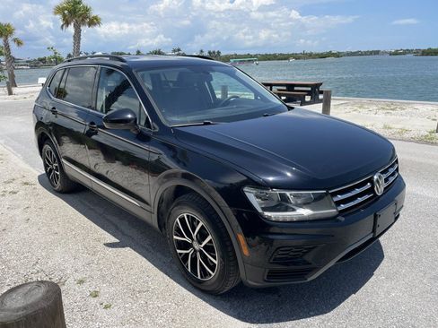 Used 2021 Volkswagen Tiguan SE AWD/4WD image 35