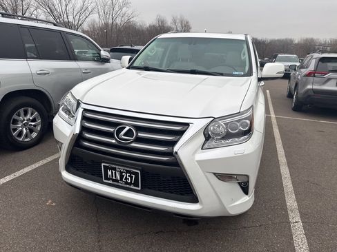 Used 2019 Lexus GX 460 image 5