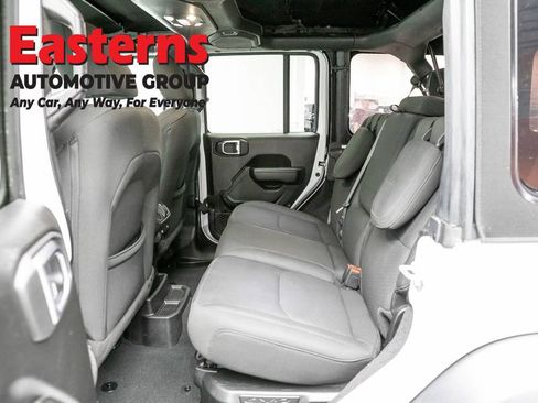 Used 2023 Jeep Wrangler Unlimited AWD/4WD image 21