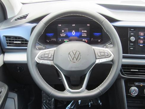 Used 2023 Volkswagen Taos SE image 29