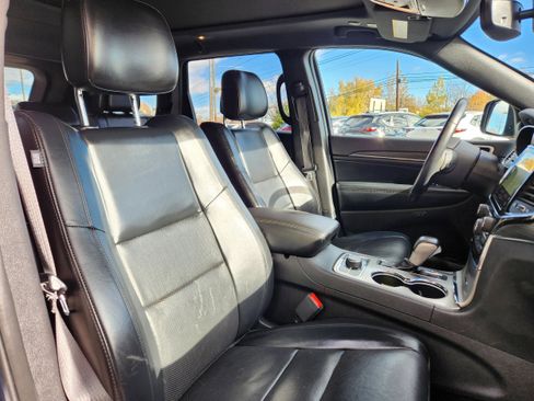 Used 2021 Jeep Grand Cherokee Limited w/ Luxury Group II image 17