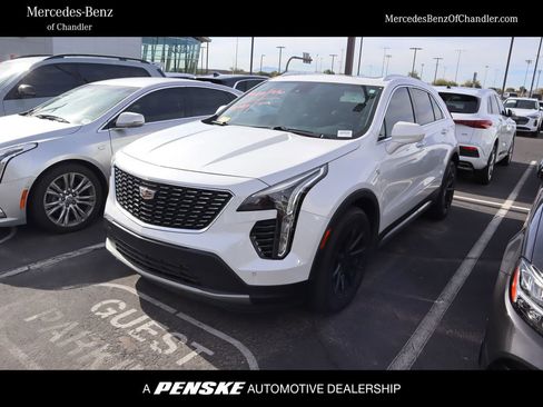 Used 2020 Cadillac XT4 Premium Luxury image 1