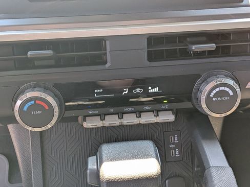 Used 2024 Toyota Tacoma SR5 AWD/4WD image 21