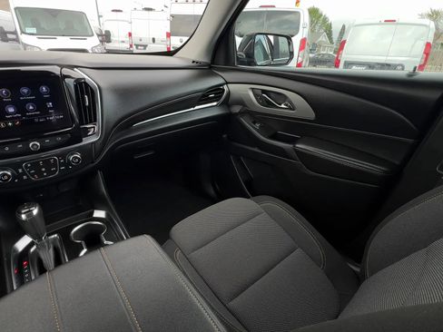 Used 2020 Chevrolet Traverse LT image 34