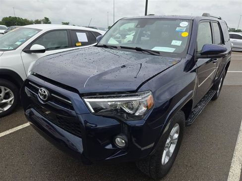 Used 2020 Toyota 4Runner SR5 Premium w/ Moonroof Package AWD/4WD image 3