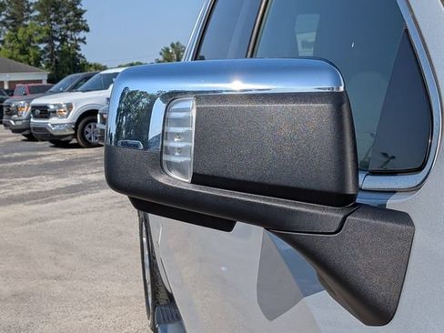 Used 2021 GMC Sierra 1500 SLT w/ SLT Premium Plus Package AWD/4WD image 11