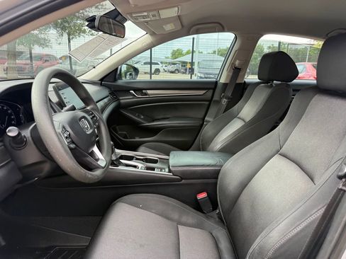 Used 2018 Honda Accord LX image 9
