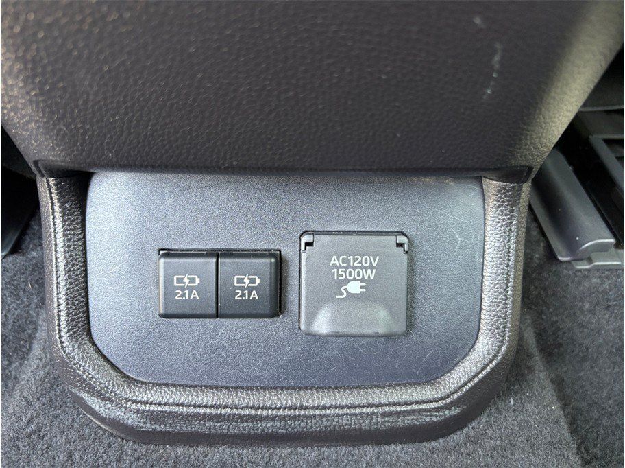 Used 2021 Toyota Highlander Limited FWD image 43